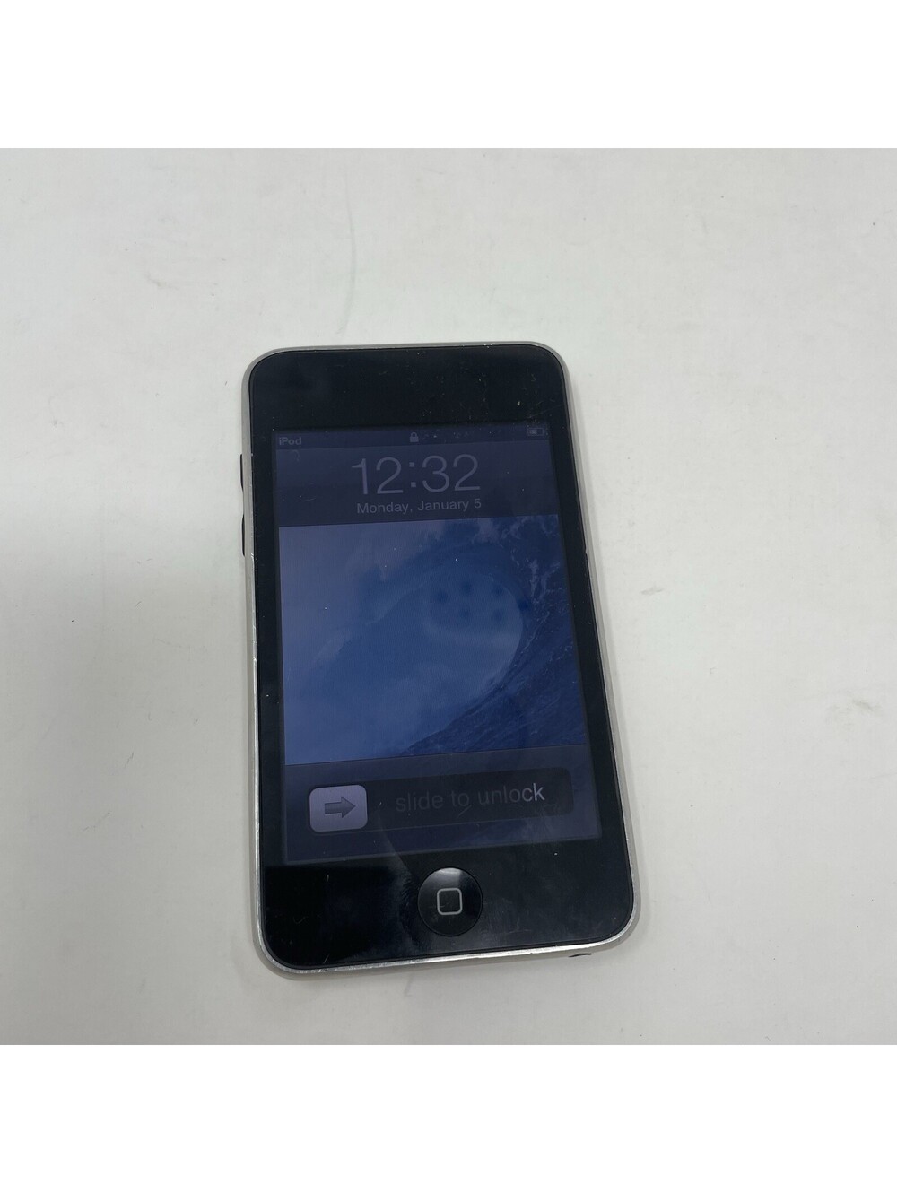 Apple iPod Touch 3th Generation Wi-Fi Music/Video Player Camera 32GB